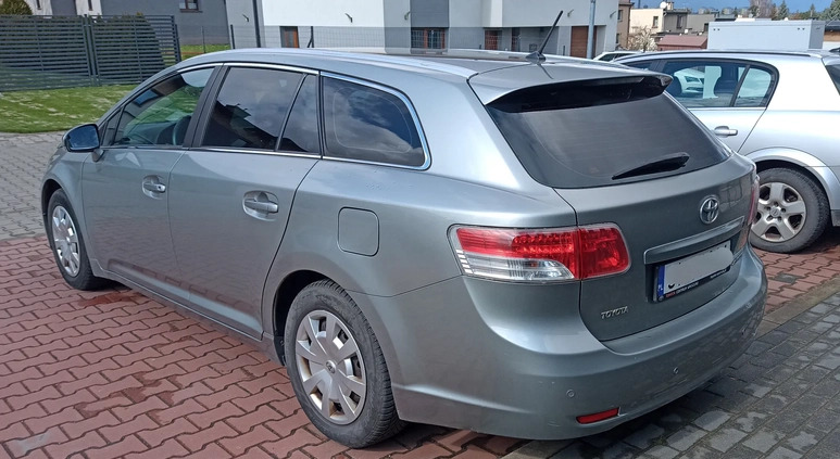 Toyota Avensis cena 39000 przebieg: 209000, rok produkcji 2010 z Świętochłowice małe 46